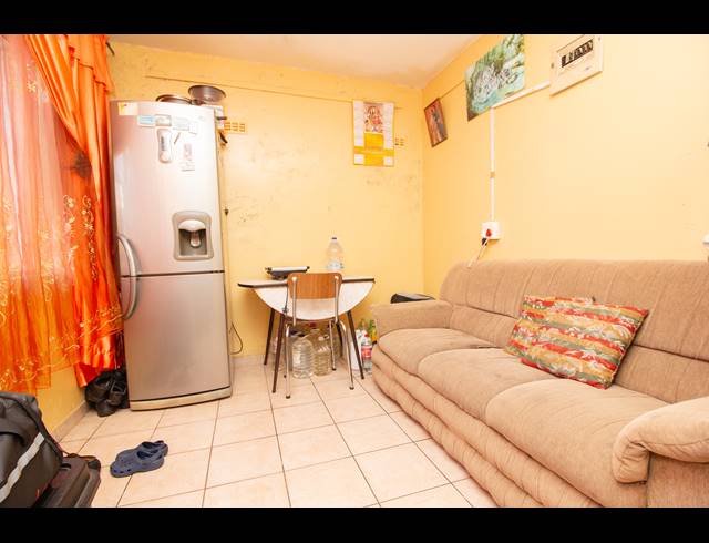 6 BEDROOM FREESTANDING FOR SALE IN MOBENI HEIGHTS